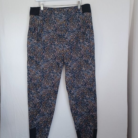 Athleta Pants Trekkie North Gray Black Abstract Kinetic Print Zip‎ Jogger 14 - Picture 3 of 12